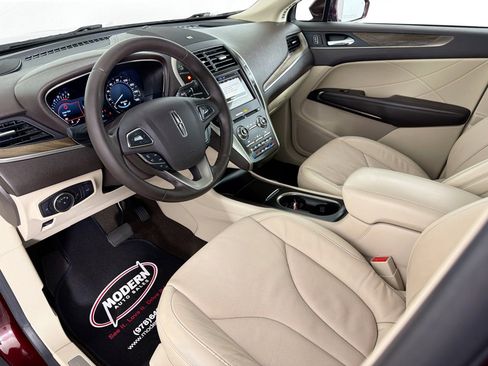 Used 2019 Lincoln MKC Reserve w/ MKC Climate Package AWD/4WD image 5