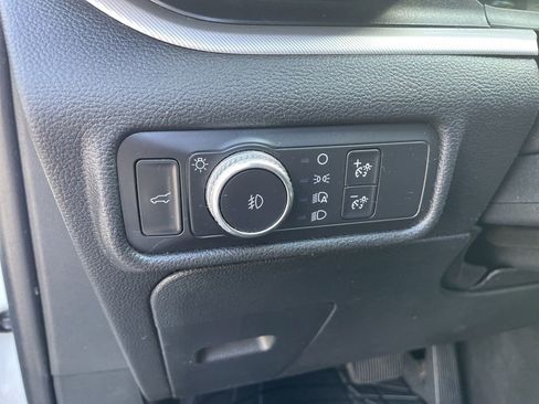 Used 2020 Ford Explorer XLT w/ Equipment Group 202A AWD/4WD image 12