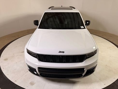 New 2025 Jeep Grand Cherokee L Limited w/ Luxury Tech Group II AWD/4WD image 2