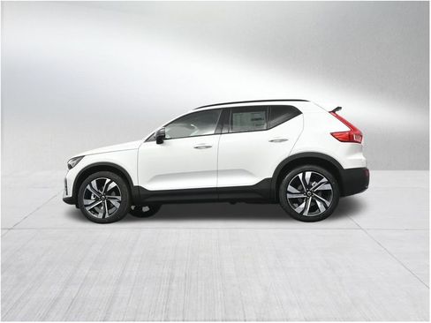 New 2026 Volvo XC40 B5 Ultra AWD/4WD image 22