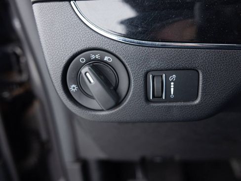 Used 2017 Dodge Grand Caravan SE FWD image 37