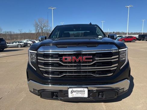 Used 2023 GMC Sierra 1500 SLT image 11