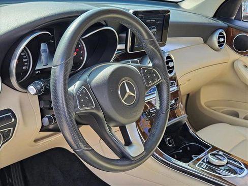Certified 2018 Mercedes-Benz GLC 300 image 9