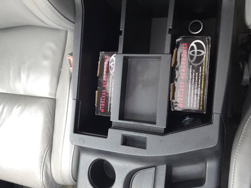 Used 2008 Toyota Sequoia Limited image 21