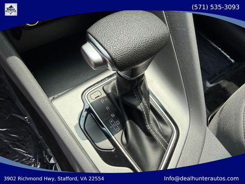Used 2018 Kia Niro LX FWD image 22
