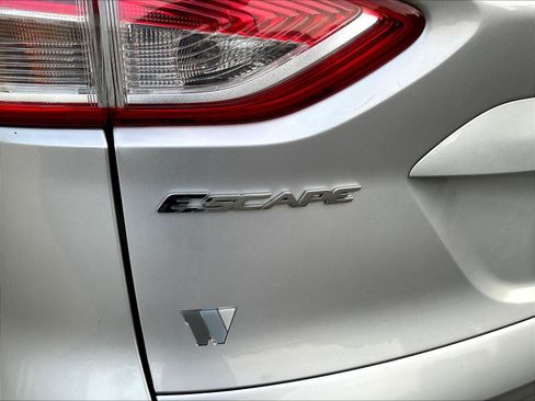 Used 2016 Ford Escape SE w/ Equipment Group 201A AWD/4WD image 24