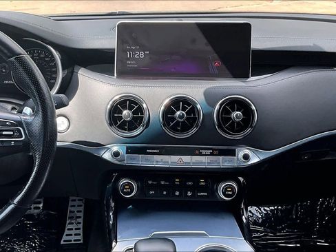 Used 2023 Kia Stinger GT2 image 7