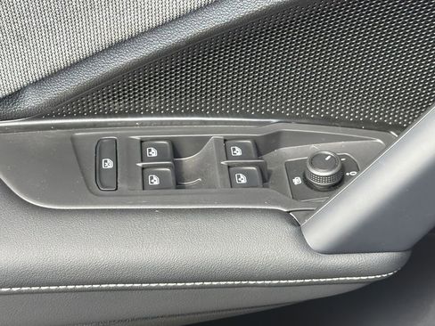 New 2026 Volkswagen Tiguan S image 21