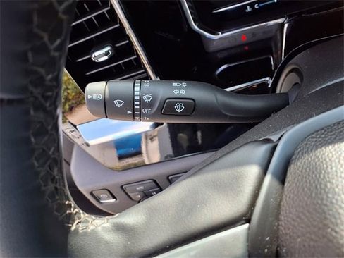 Used 2024 Chevrolet Silverado 1500 LT image 9