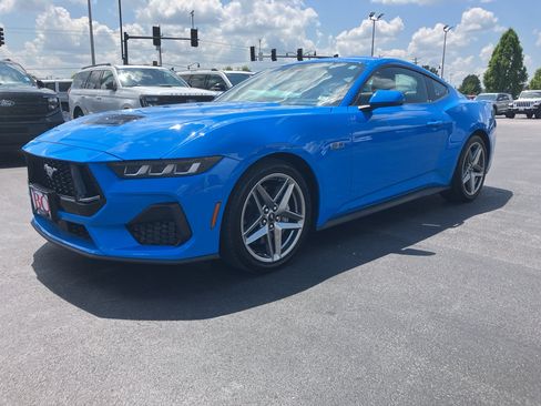 Used 2024 Ford Mustang GT Premium RWD image 2