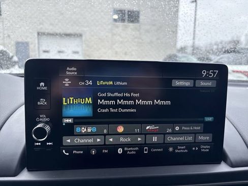 Used 2025 Honda Pilot EX-L image 18