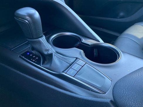 Used 2024 Toyota Camry SE image 24