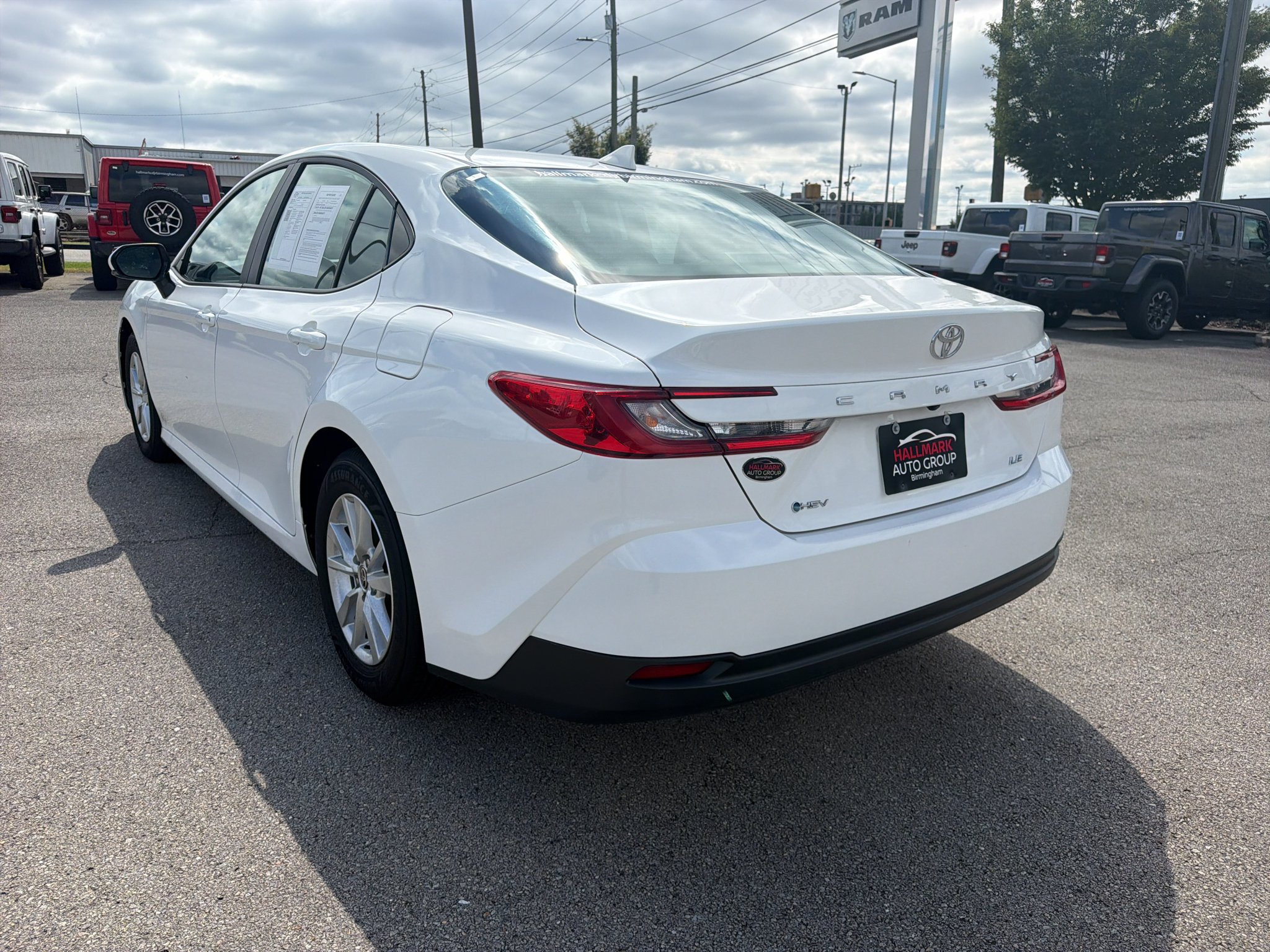 Used 2025 Toyota Camry LE FWD image 8