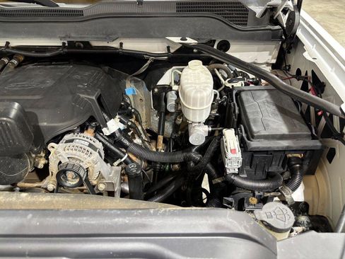 Used 2019 Chevrolet Silverado 2500 W/T AWD/4WD image 25