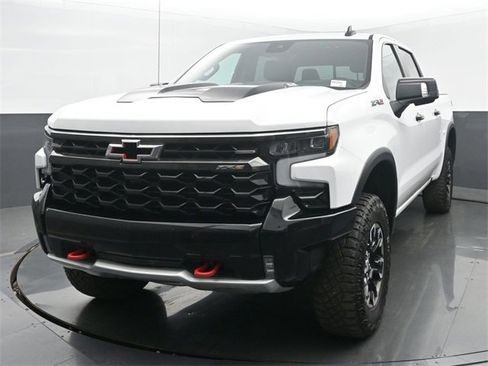Used 2022 Chevrolet Silverado 1500 ZR2 image 1