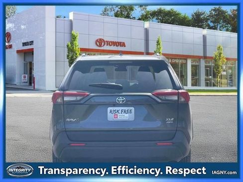 Used 2025 Toyota RAV4 XLE AWD/4WD image 6