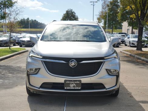 Used 2022 Buick Enclave Essence w/ Sport Touring Edition image 6