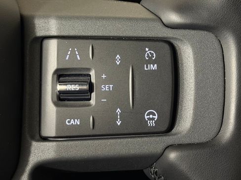 Used 2023 Land Rover Defender 90 X AWD/4WD image 16