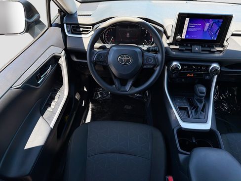 Used 2025 Toyota RAV4 XLE image 16