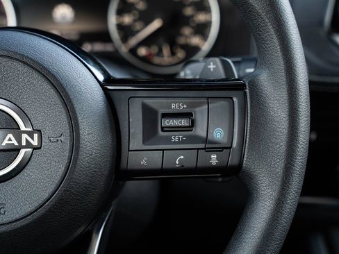 Used 2023 Nissan Rogue SV FWD image 25