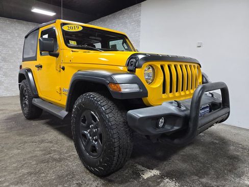 Used 2019 Jeep Wrangler Sport AWD/4WD image 4