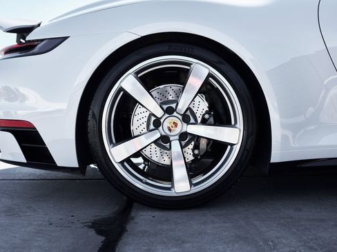 Used 2024 Porsche 911 Carrera 4S image 19