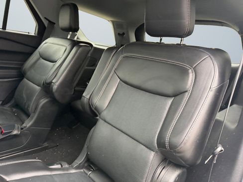 Used 2022 Ford Explorer Limited w/ Equipment Group 301A image 15