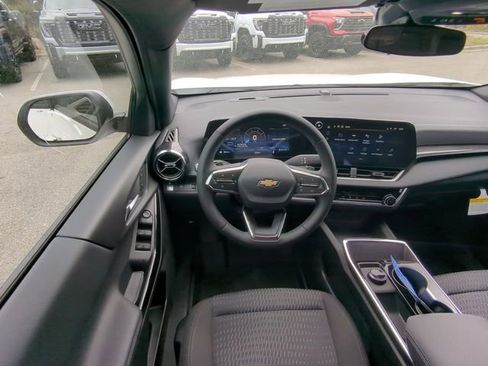 New 2026 Chevrolet Equinox LT w/ LPO, Floor Liner Package image 40