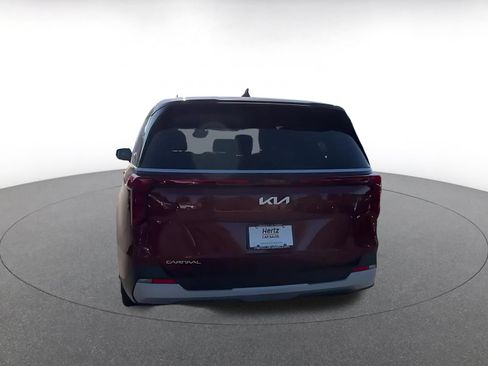 Used 2026 Kia Carnival FWD image 9