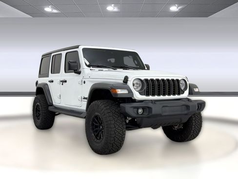 Used 2025 Jeep Wrangler Unlimited Sport AWD/4WD image 7