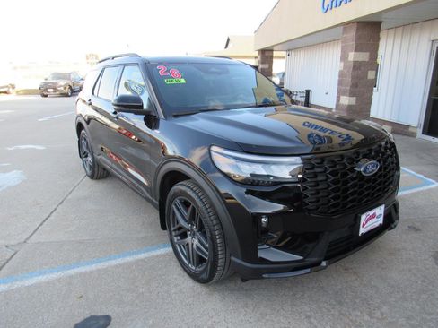 New 2026 Ford Explorer ST-Line w/ ST-Line Street Pack AWD/4WD image 3