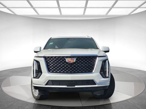 New 2026 Cadillac Escalade ESV Luxury w/ LPO, Floor Liner Package image 2