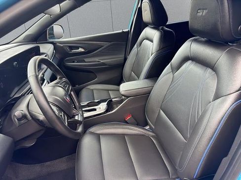Used 2025 Buick Envista Sport Touring w/ Convenience I Package FWD image 23