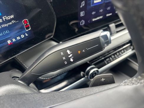 Used 2025 Chevrolet Equinox LT image 41