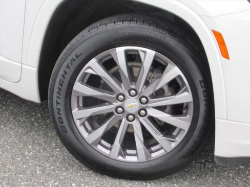 Used 2023 Chevrolet Traverse Premier image 7