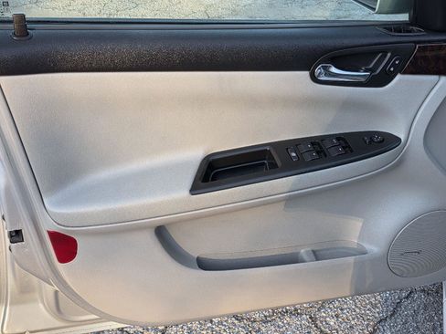 Used 2014 Chevrolet Impala LTZ image 32