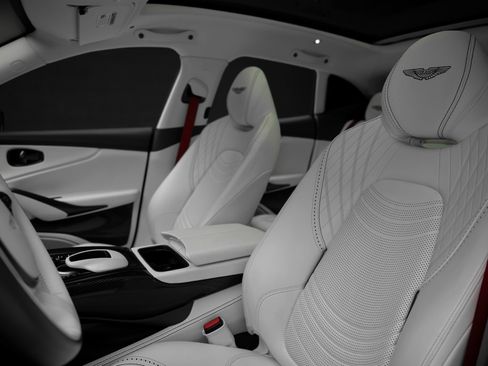 Used 2023 Aston Martin DBX AWD/4WD image 64