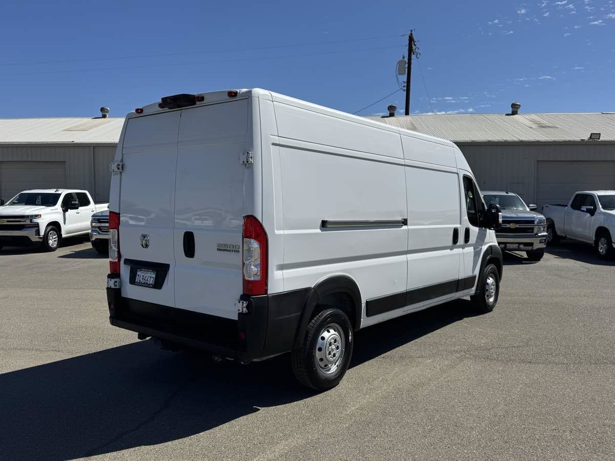 Used 2023 RAM ProMaster 2500 w/ Driver Convenience Group FWD image 11