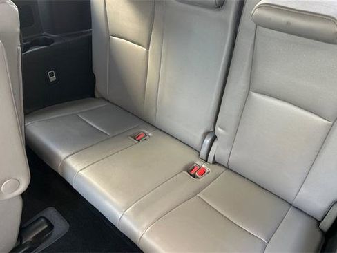Used 2022 Toyota Highlander XLE image 16