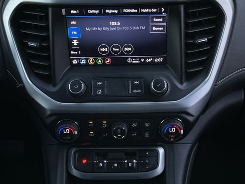 Used 2023 GMC Acadia SLE w/ Driver Convenience Package image 16