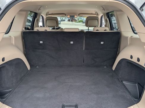 Used 2019 Jeep Grand Cherokee Laredo image 16