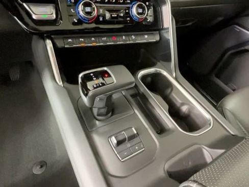 Used 2024 GMC Sierra 1500 Denali AWD/4WD image 26