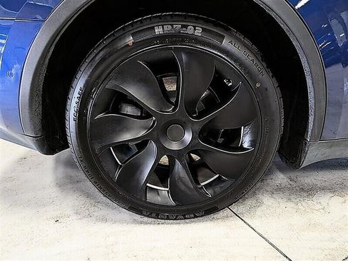 Used 2021 Tesla Model Y Long Range AWD/4WD image 13