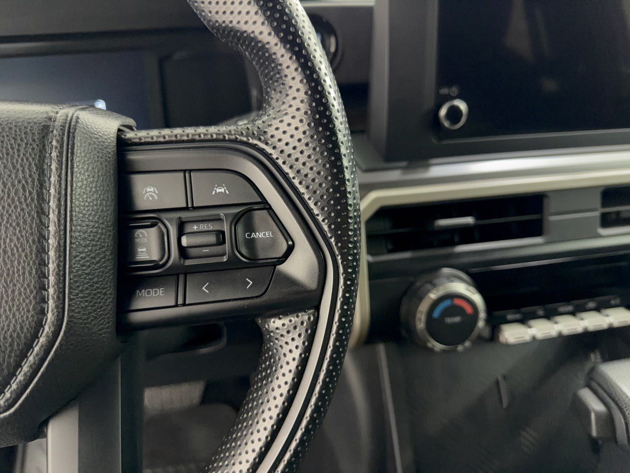 Used 2024 Toyota Tacoma SR5 AWD/4WD image 19
