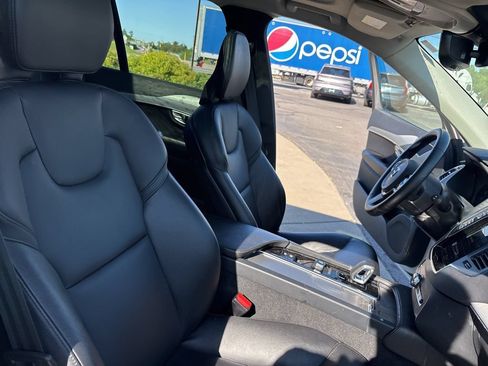 Certified 2023 Volvo XC90 B5 Core w/ Protection Package Premier AWD/4WD image 32