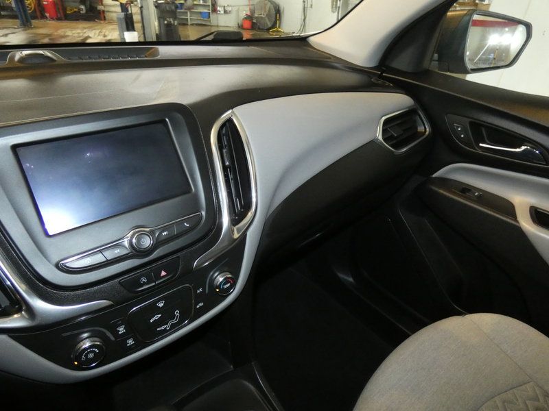 Used 2023 Chevrolet Equinox LS w/ LS Convenience Package AWD/4WD image 11