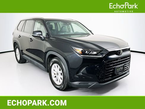 Used 2025 Toyota Grand Highlander XLE image 1