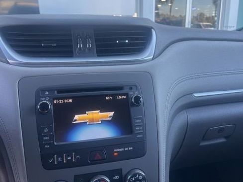 Used 2015 Chevrolet Traverse LS image 9