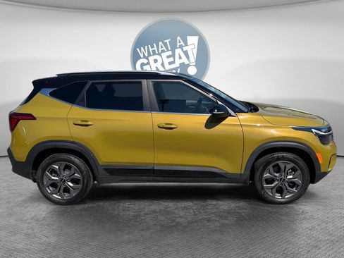 Used 2024 Kia Seltos S AWD/4WD image 2