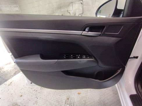 Used 2018 Hyundai Elantra SEL FWD image 16